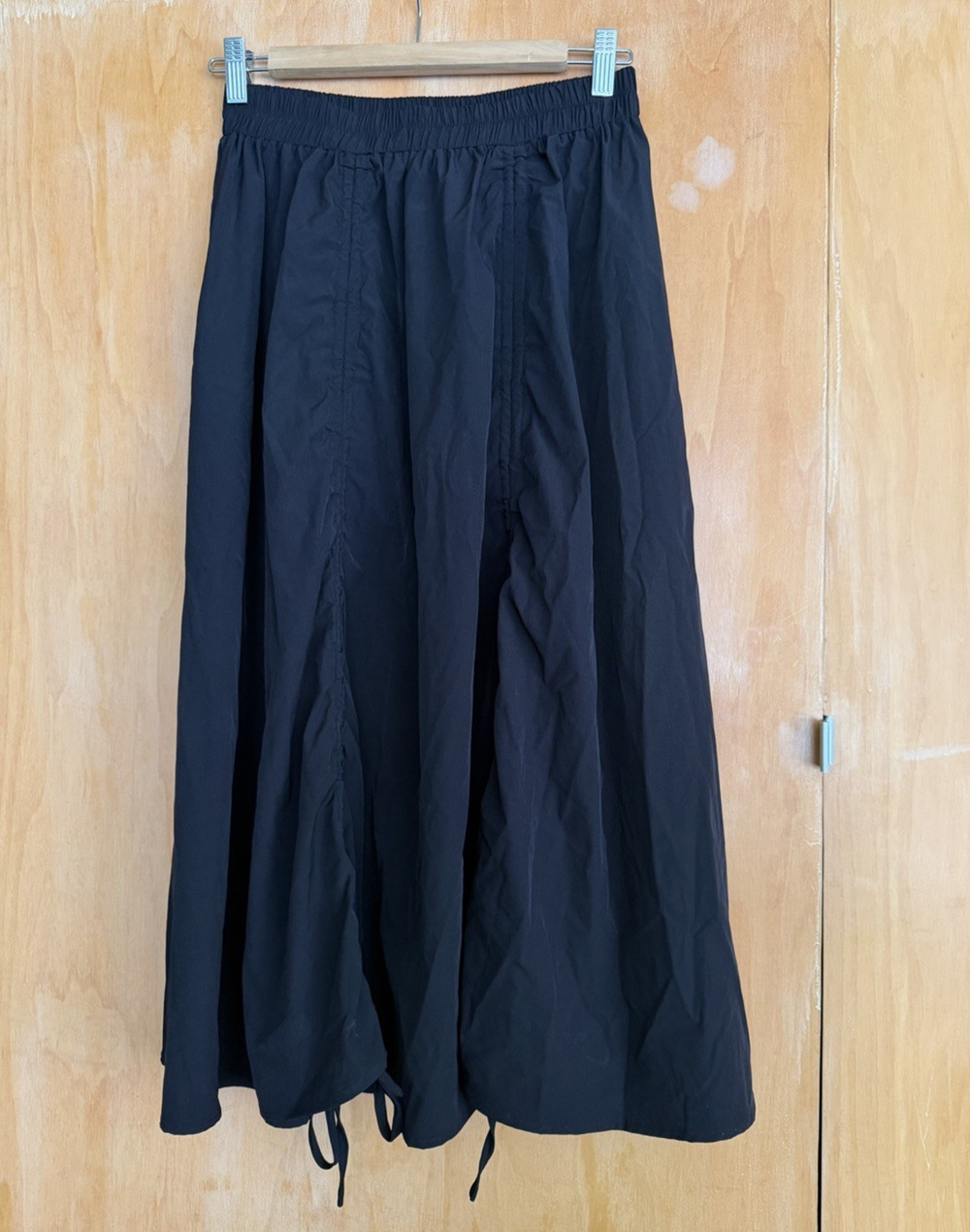 GRACIA Black Midi Skirt Nylon Lightweight Black Size Medium